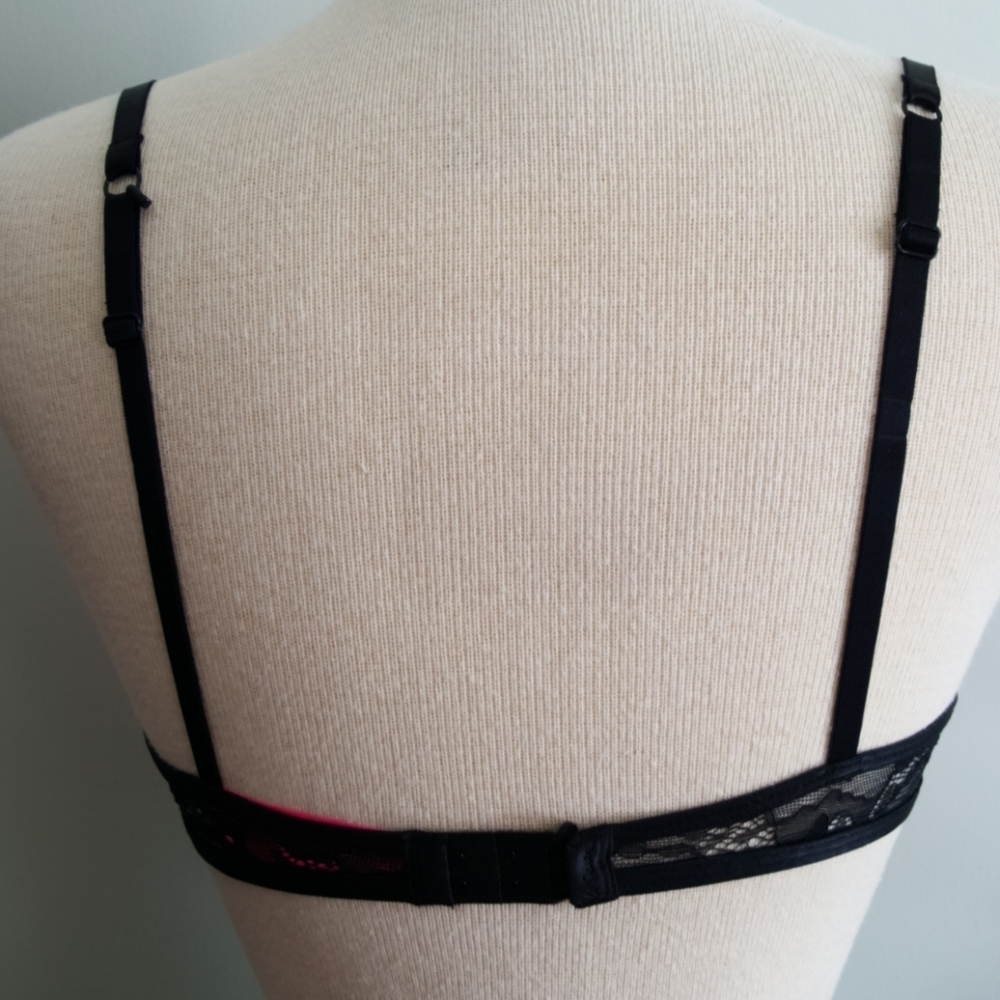 3/$30💥 La Senza Hot Pink Demi Bra (34C) - Picture 5 of 8
